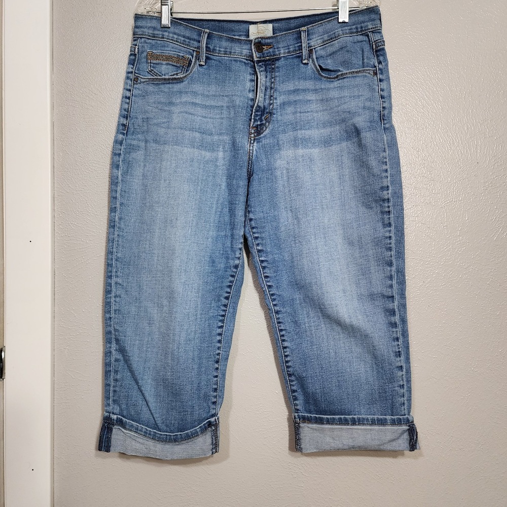 Women's Levi's Capri 515 Jeans Size Size 10 Medium Wash Denim Cuffed Crop